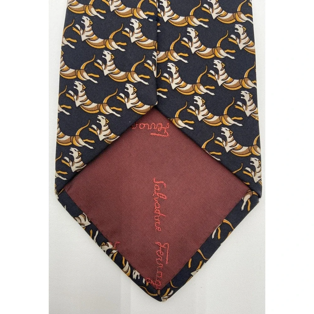SALVATORE FERRAGAMO Men's 100% Silk Tie ITALY Luxury Tiger Black Brown EUC